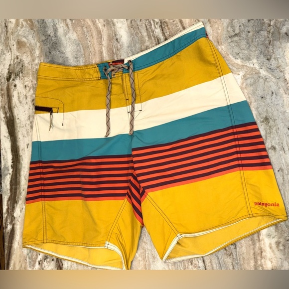 Men’s PATAGONIA Wavefarer 10in Board Shorts Swim shorts- Size 38 - Picture 1 of 6